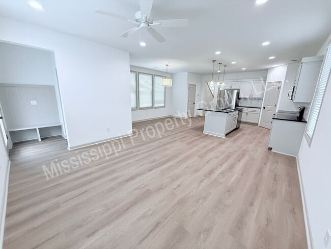 Building Photo - 4BR/3BA For Rent