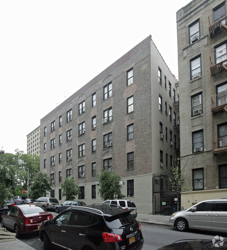 Building Photo - 550 W 192nd St