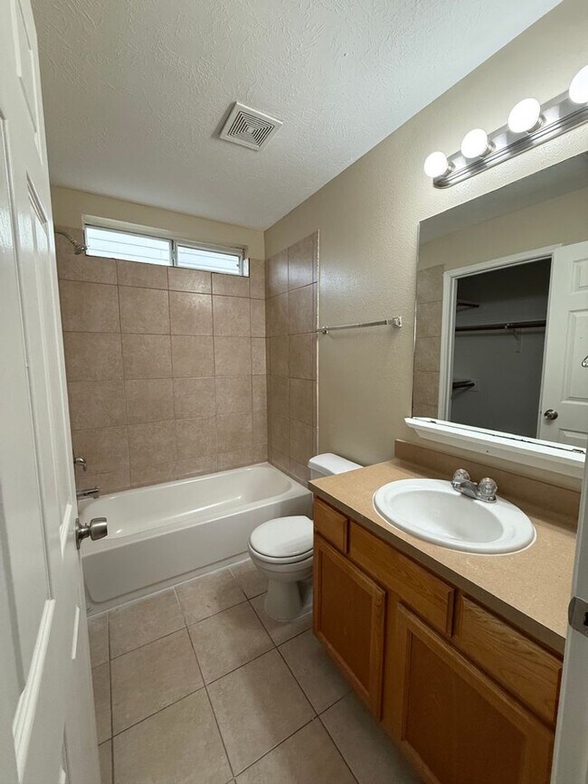 Foto del edificio - 5909 Allison Rd