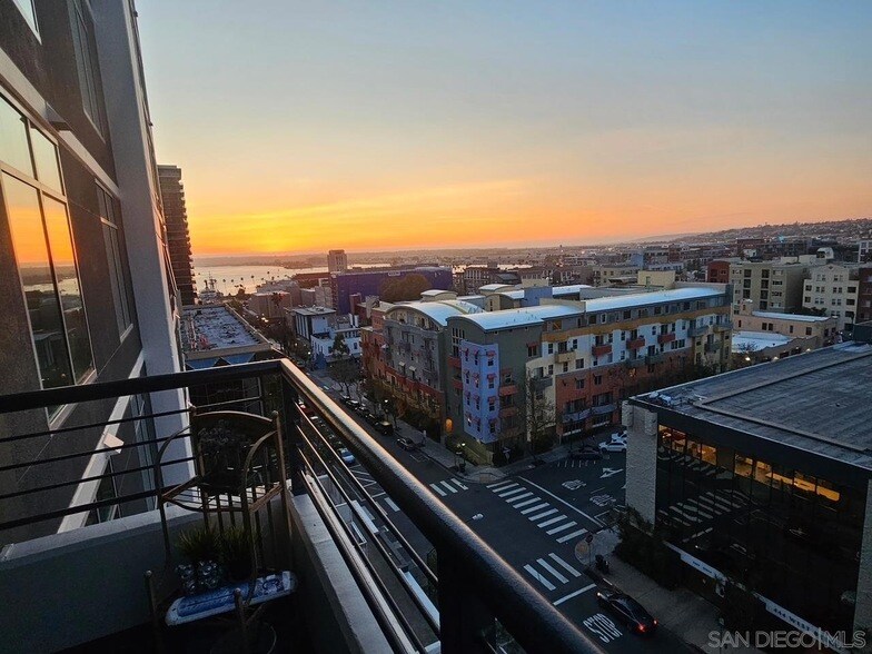 Foto principal - 425 W Beech St