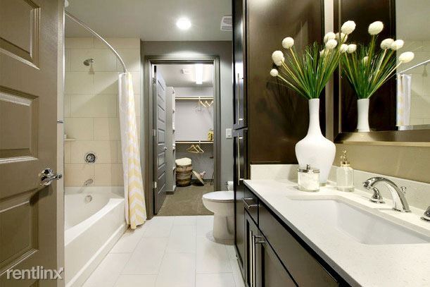 Building Photo - 222 West Ave