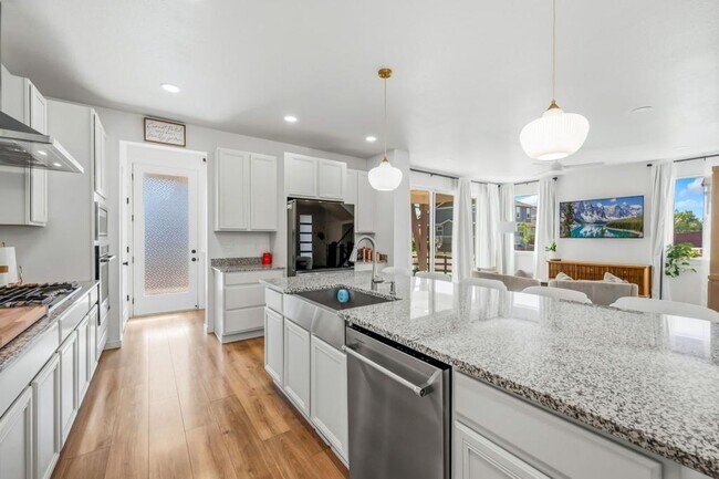 Building Photo - 2031 Moon Rise Dr
