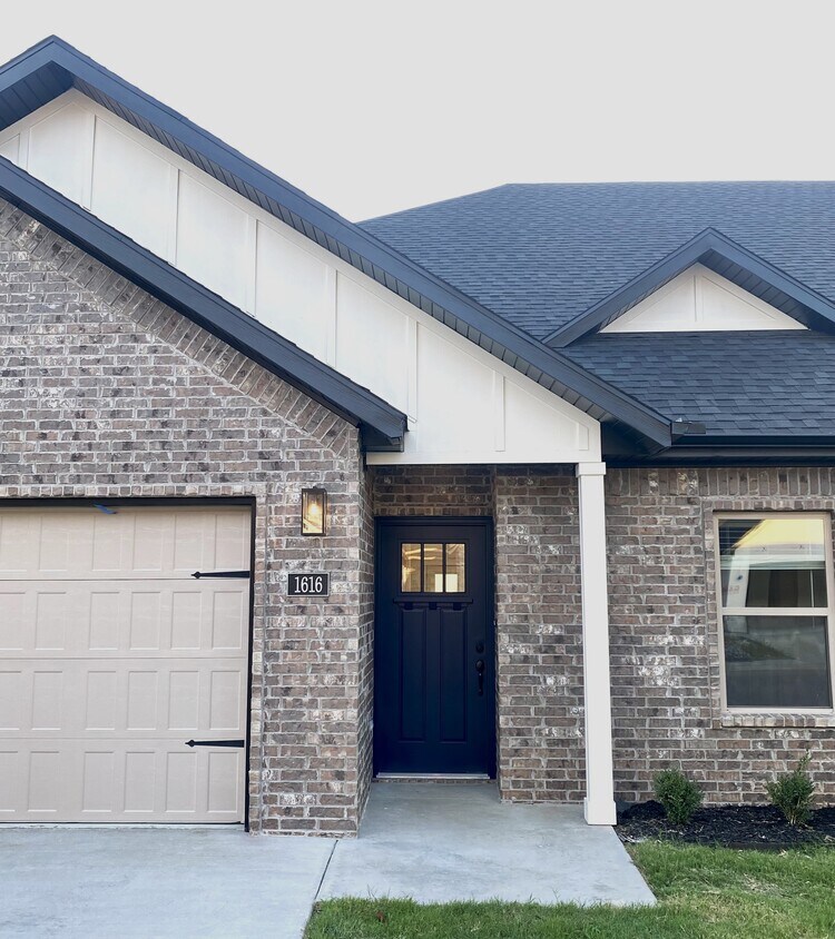 Singe Level Living - Dixieland Townhomes - 1616 S 17th Pl