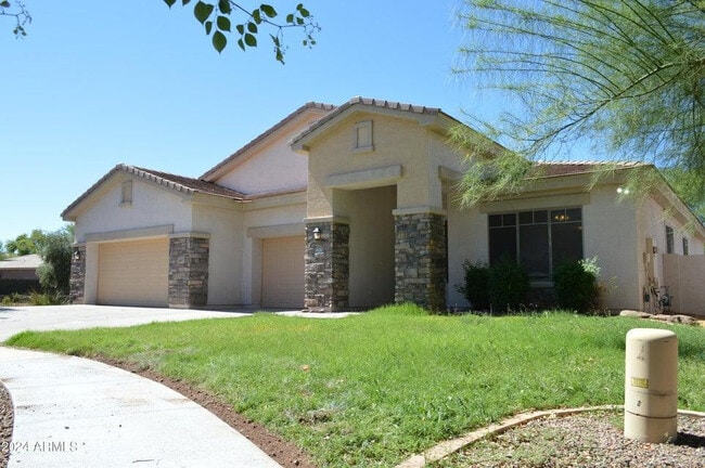 Building Photo - 4132 E Carriage Ct