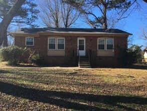 Building Photo - 831 Holt Ave