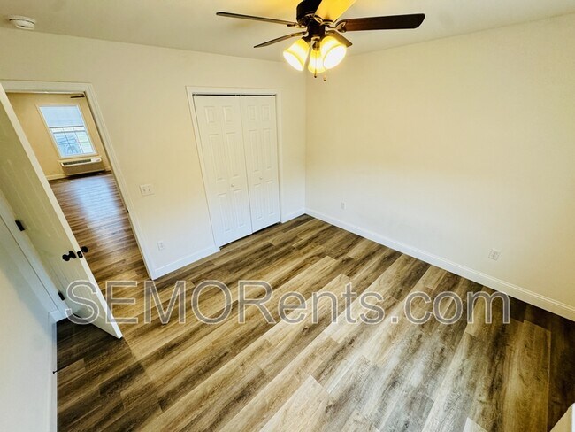 Foto del edificio - 27034 State Hwy B