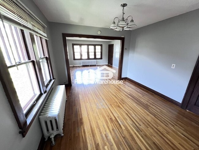 Building Photo - 3219 E 34th St