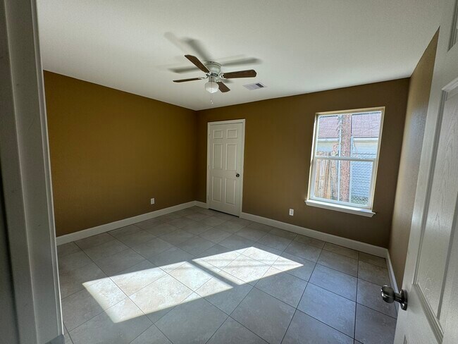 Foto del edificio - 702 Majorca Dr