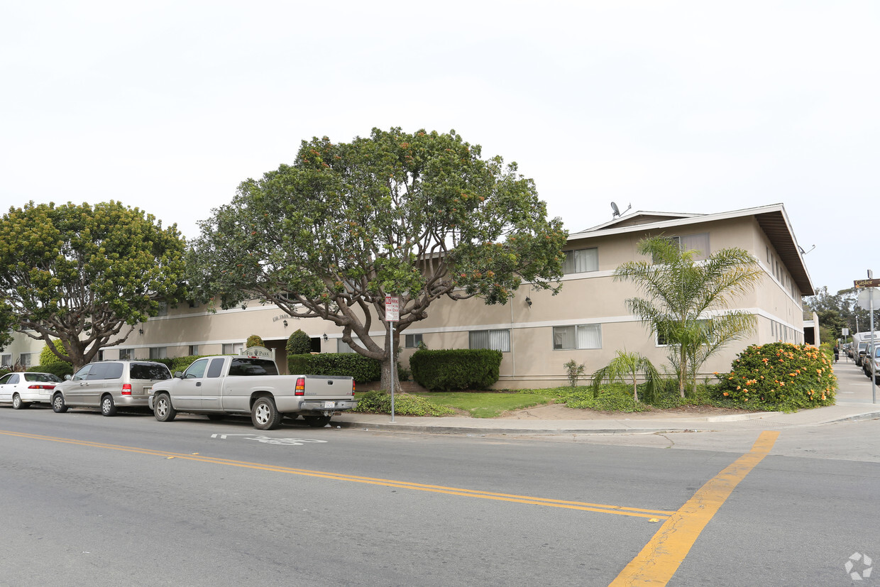 Primary Photo - Fir Park Apartments