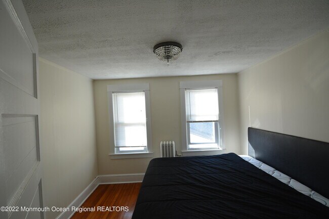Building Photo - 316 Hume St