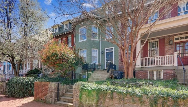 E Street NE 643 - E Street NE 643 Apartment