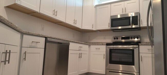 Building Photo - 2065 Mackerel St