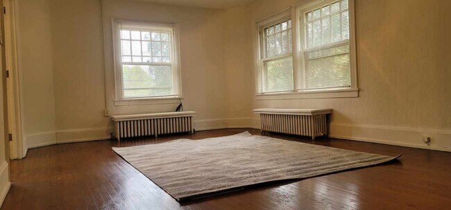 Building Photo - 220 Cypress St