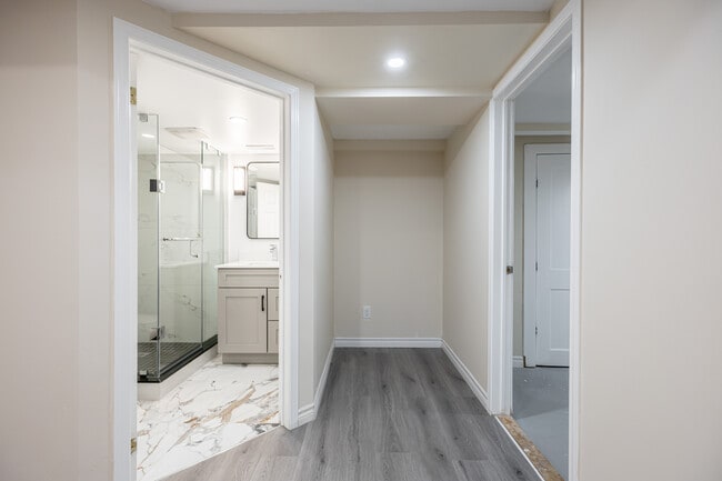 Building Photo - 71 Solmar Av