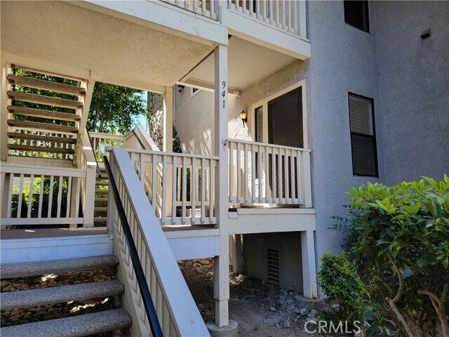 Building Photo - 941 Lotus Cir
