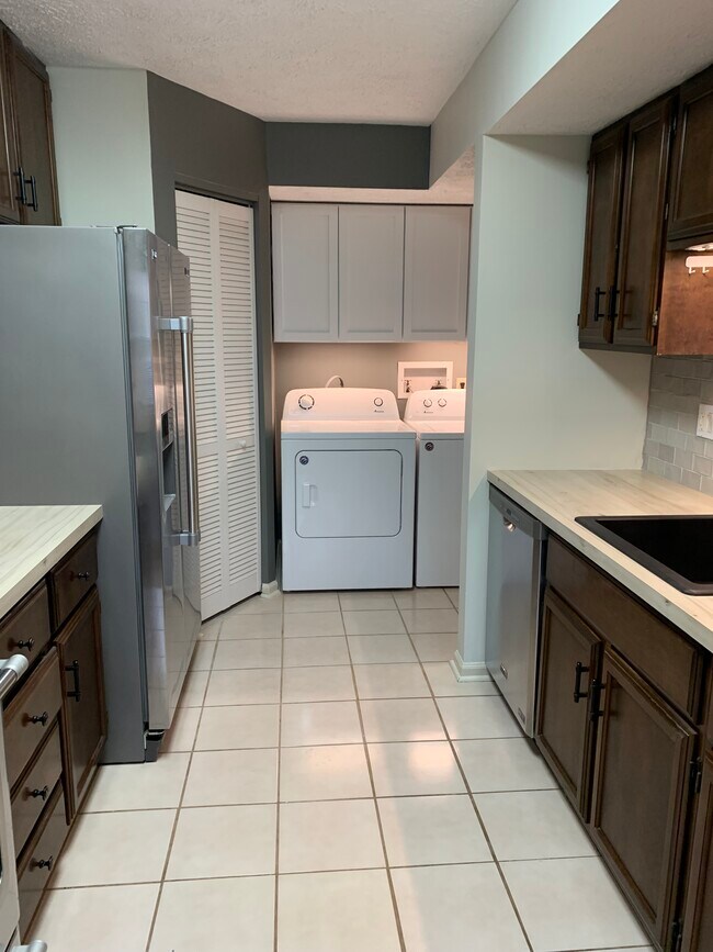 Foto del edificio - 3407 S Westminster Way
