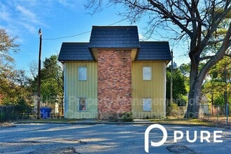 Building Photo - 1304 Suber St