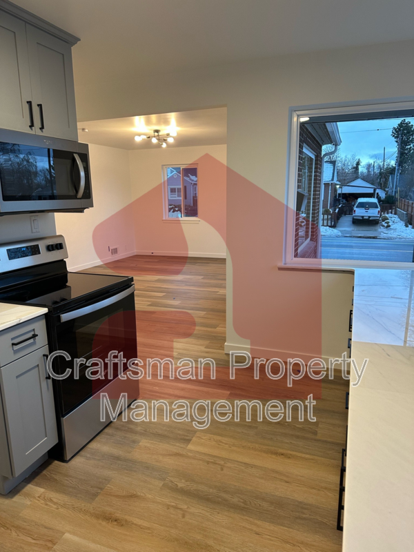 Building Photo - 2697 Glenmare St