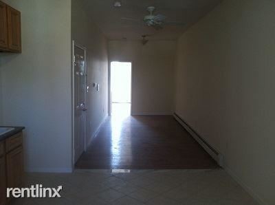 Building Photo - 1 br, 1 bath Apartment - 20 Jefferson Ave
