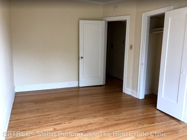 Foto del edificio - 836 Washington Blvd