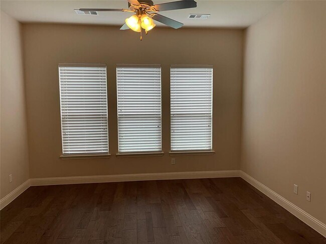 Foto del edificio - 6517 Mandalay Ct