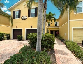Building Photo - 8022 Moonstone Dr