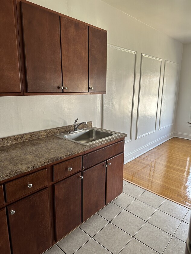 Foto del edificio - 1722 E 70th St
