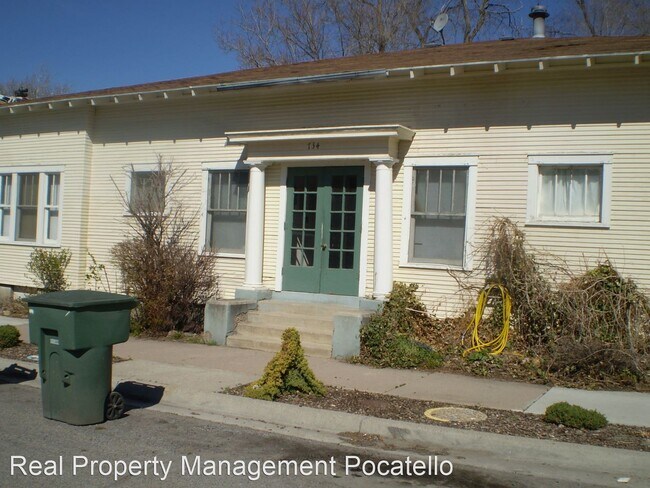 Building Photo - 734 E Halliday St