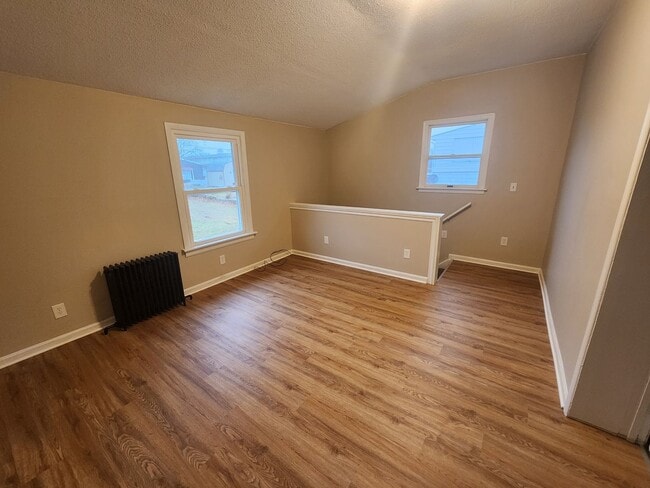 Building Photo - 651 Lincoln Way W