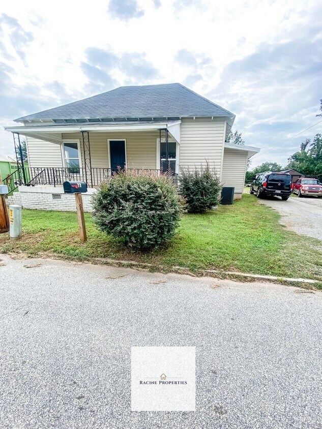 Foto principal - Newly Renovated Home in Laurens, SC