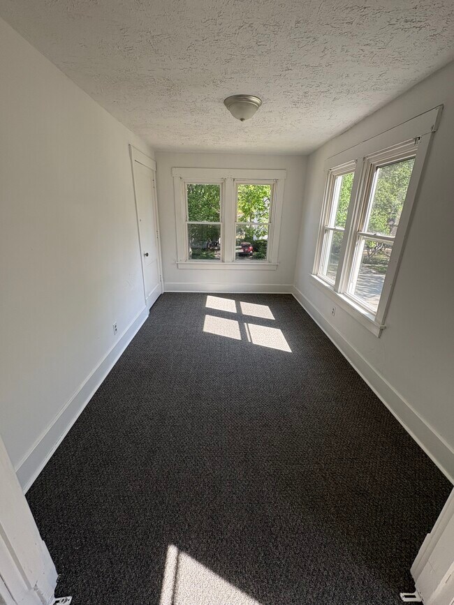 Foto del edificio - 522 W Allen St