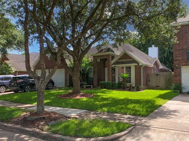 Foto del edificio - 130 Skycrest Dr