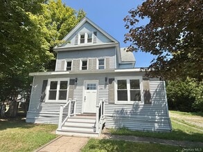Building Photo - 108 Pine St