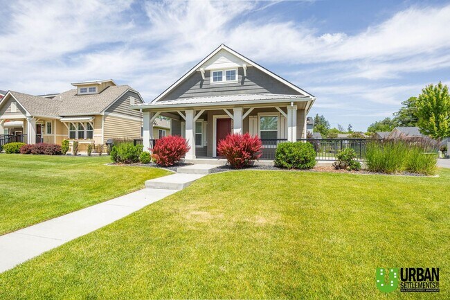 Building Photo - Single Story home with 2 bed and office fo...
