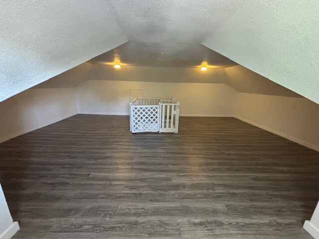 Building Photo - 1825 Linhart Ave