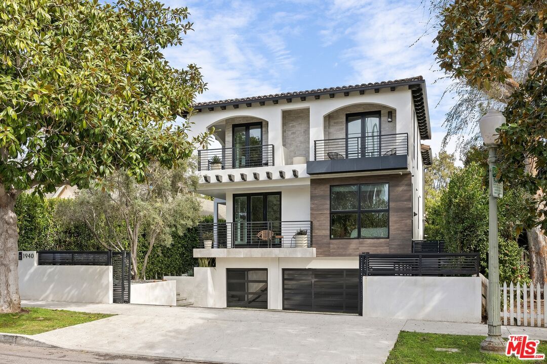 Foto principal - 1940 Kelton Ave