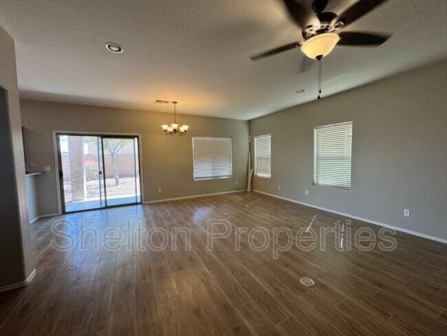 Foto del edificio - 23769 W La Canada Blvd