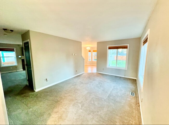 Building Photo - 403 173rd St S