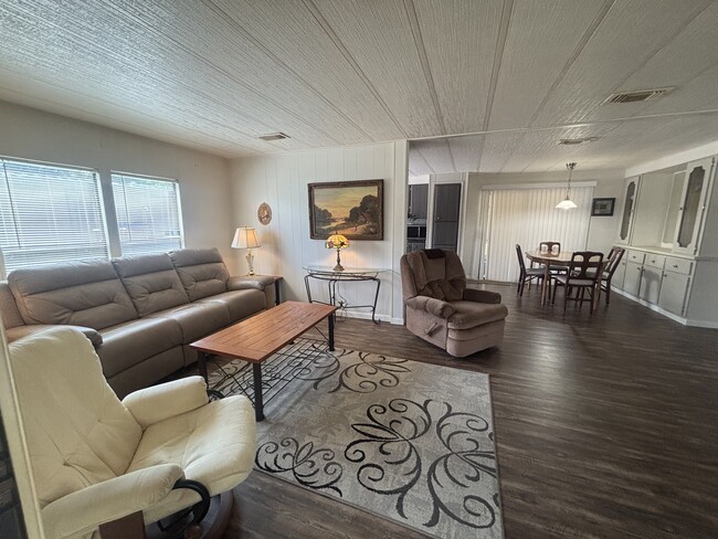 Building Photo - 2658 SW Monarch Trl