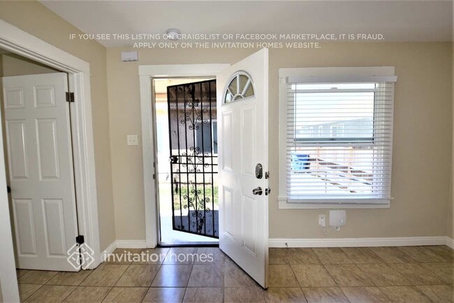 Building Photo - 152 E 70th St