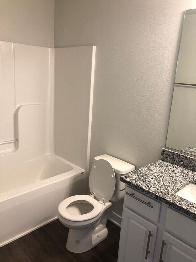 Primary Photo - HUGE Single Family Home Available!