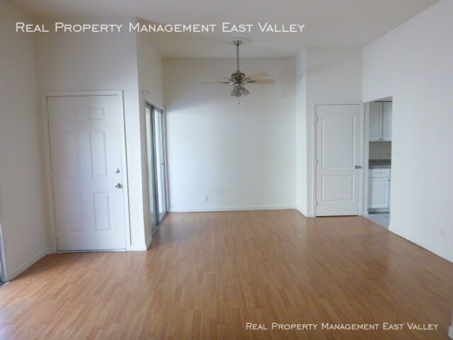 Building Photo - 2521 E 6th St