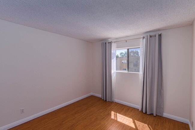 Building Photo - 355 S Madison Ave