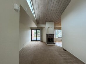 Building Photo - 907 Bosworth St