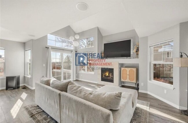 Building Photo - 12814 Jasmine St