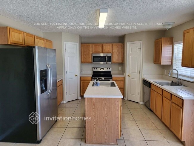 Building Photo - 10316 River Bream Dr