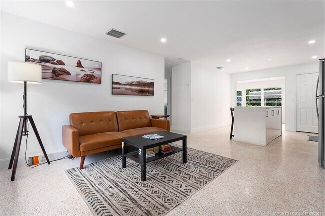 Foto del edificio - 30 SW Hideaway Pl