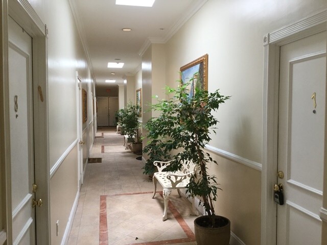 Foto del edificio - 5750 San Vicente Blvd