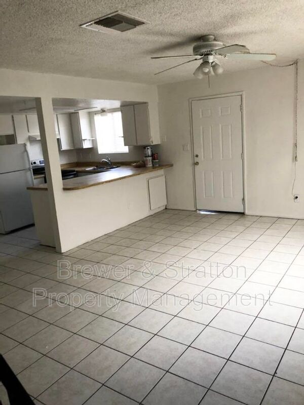 Building Photo - 545 W 16th Ave