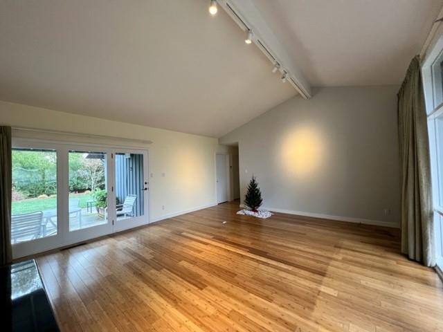 Building Photo - 621 La Mesa Dr